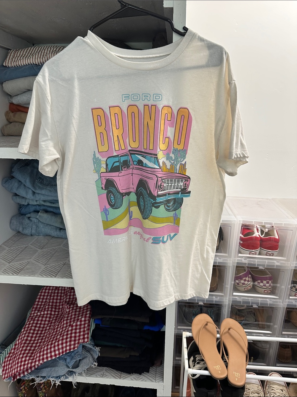 Ford women’s Short Sleeve Tee - Cream with Pink & Turquoise Graphic size Large